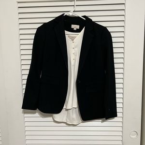 Black women’s Blazer from Loft. 0 petite.